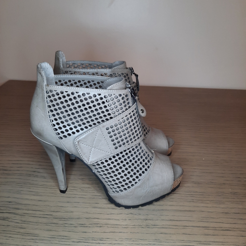 Simply Vera Vera Wang high heels shoes 7,5 size, new